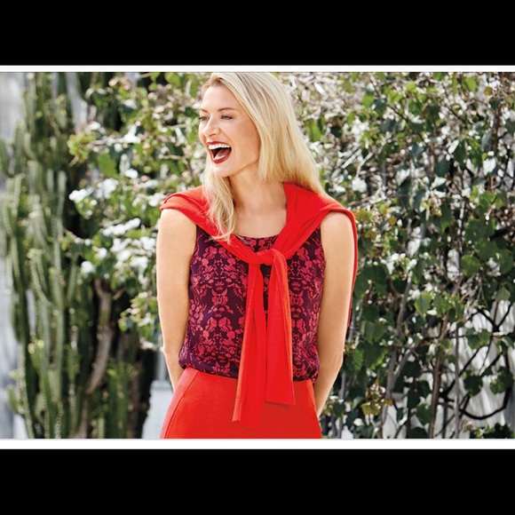 CAbi Cameo Top Tunic 3258 NWT Sakura Red Plum Rhubarb Size Small Blouse - Picture 9 of 10